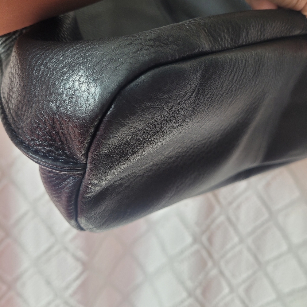 Hobo Pier Shoulder Bag - Picture 4 of 6